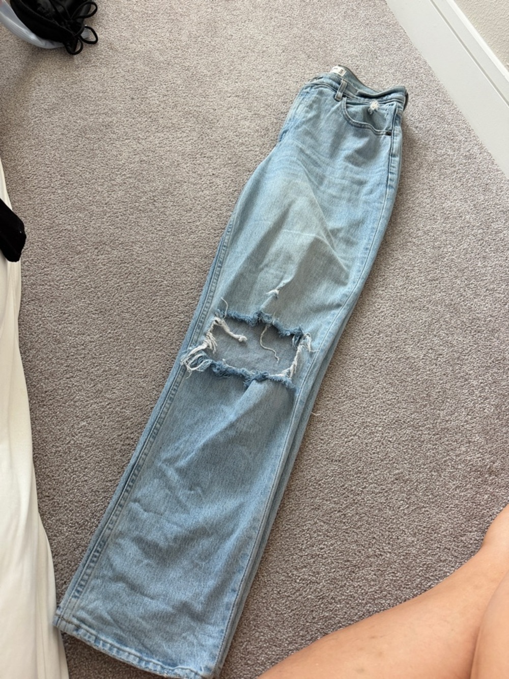 Abercrombie & Fitch Curve Love Ultra High Rise 90s Straight Jean